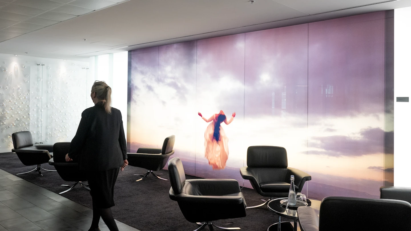 Dividends vs growth in a fragile world